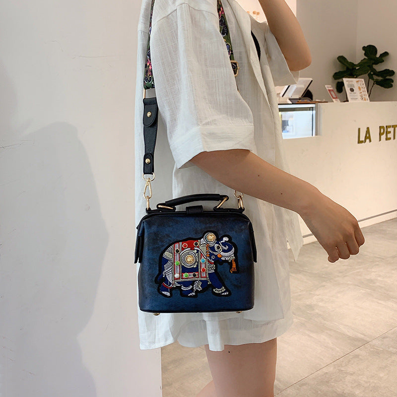 Strict Selection Bag Women's Bag New Fashion Cartoon Doctor Bag Portable Shoulder Bag Korean Style Versatile Wide-Strap Crossbody Small Bag