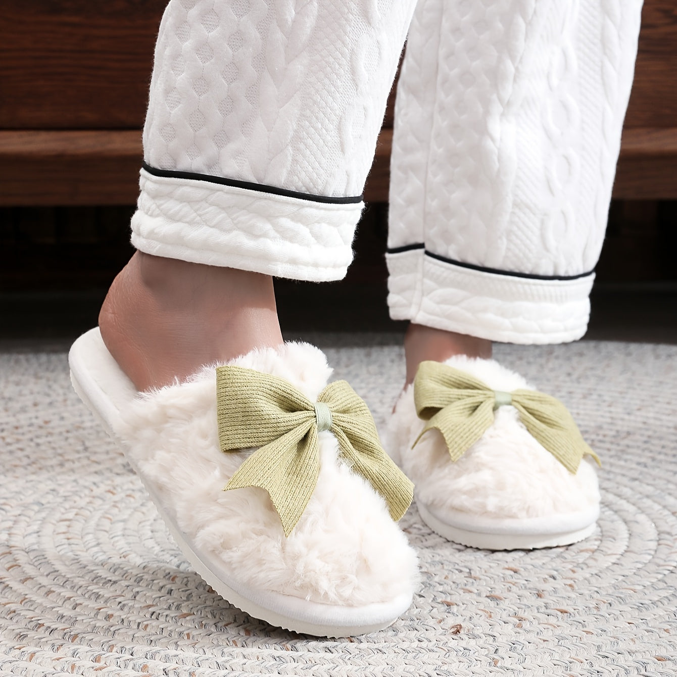 Luxurious Fuzzy Bowknot Slippers - Soft Sole, Seamless Closed Toe, Ultra-Cozy Home Shoes - Anti-Slip, Plush Comfort for Indoor Wear