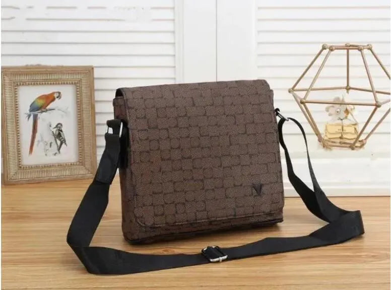 Fashion Bags Luxury Designer Men Leather TRIO Messenger Bags School Bags Classic Student Bucket Printed Embossed Flowers with Letter Tag bags