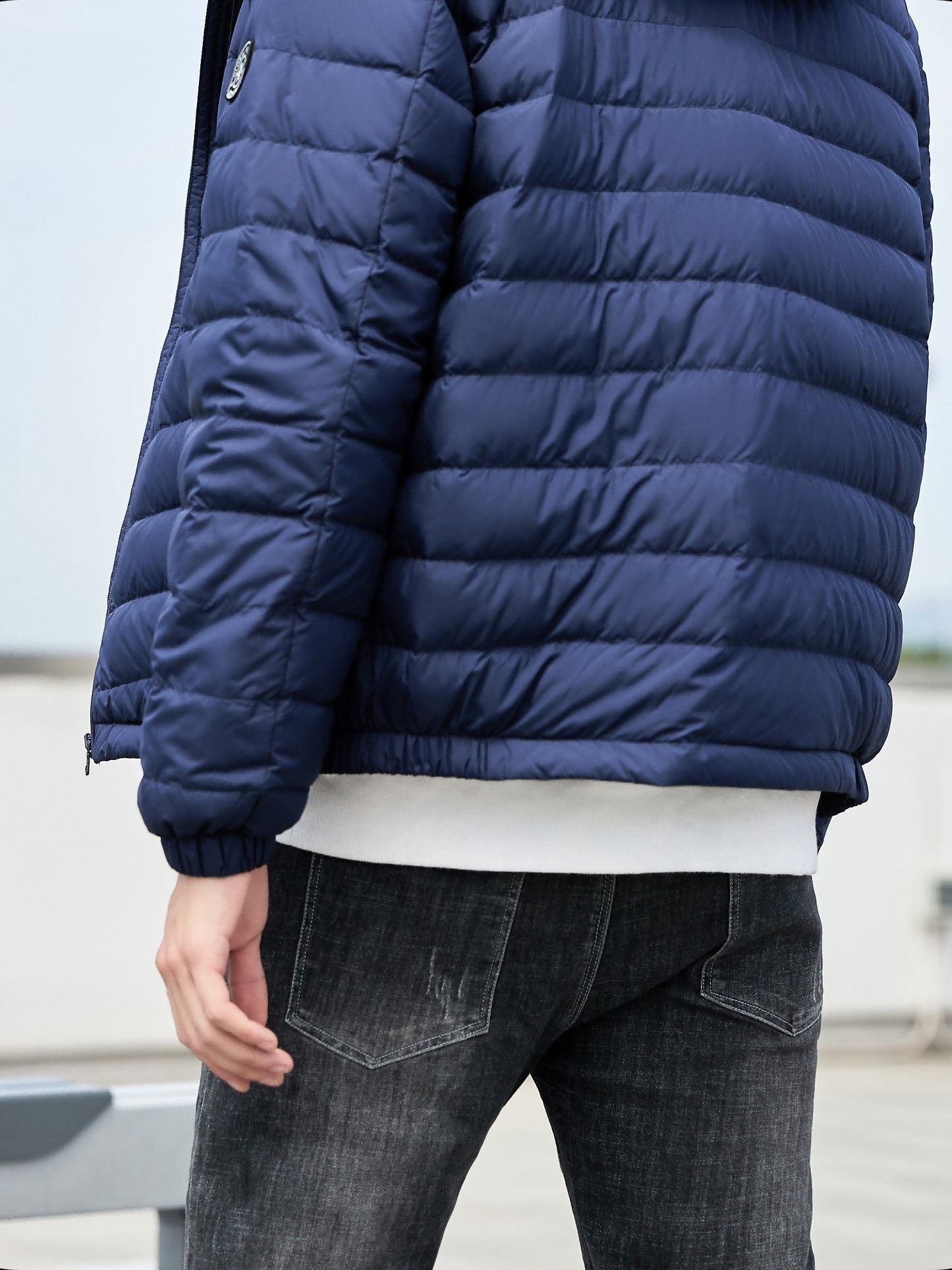 Warm and Stylish Men's Fleece Hooded Jacket for Outdoor Activities in Fall and Winter