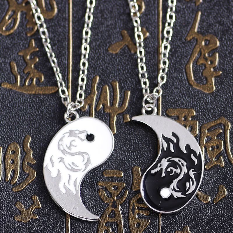 Cross-Border Hot E-Commerce Dedicated Dragon Tai Chi Necklace Couple's Pendant Necklace Gossip Dragon Totem Stitching Necklace in Stock