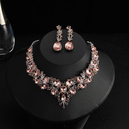 Retro Design HOTan and NEWn Crystal Gem Necklace and Earrings Suite Exquisite Design Fashion Temperament Bride Ornament