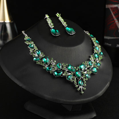 Retro Design HOTan and NEWn Crystal Gem Necklace and Earrings Suite Exquisite Design Fashion Temperament Bride Ornament