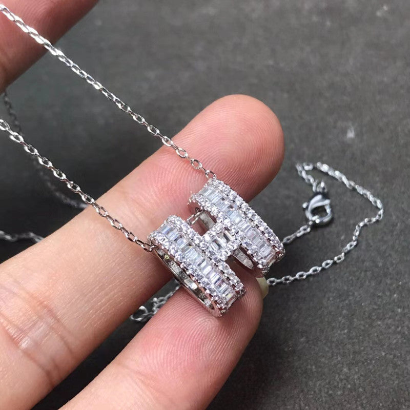 vakkv H Jiaaijia Full Diamond Necklace Women's Beaded Letter-Printing Design Pendant Clavicle Chain Internet Celebrity Minority All-Match Necklace