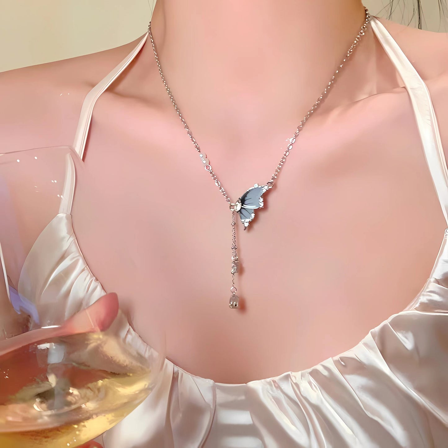 New Cold Style Butterfly Necklace Female Fashion Ins Style Personality All-Match Necklace Niche High-End Clavicle Chain Accessories