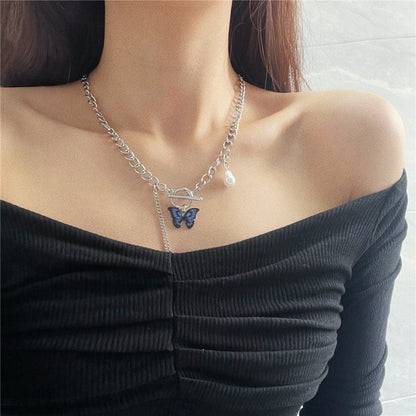 vakkv  HOT and NEW Cross Border Vintage Butterfly Pendant Necklace for Women Graceful Online Influencer Same Style Popular OT Buckle Collarbone Necklace Bracelet Suit