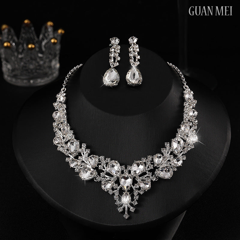 Retro Design HOTan and NEWn Crystal Gem Necklace and Earrings Suite Exquisite Design Fashion Temperament Bride Ornament