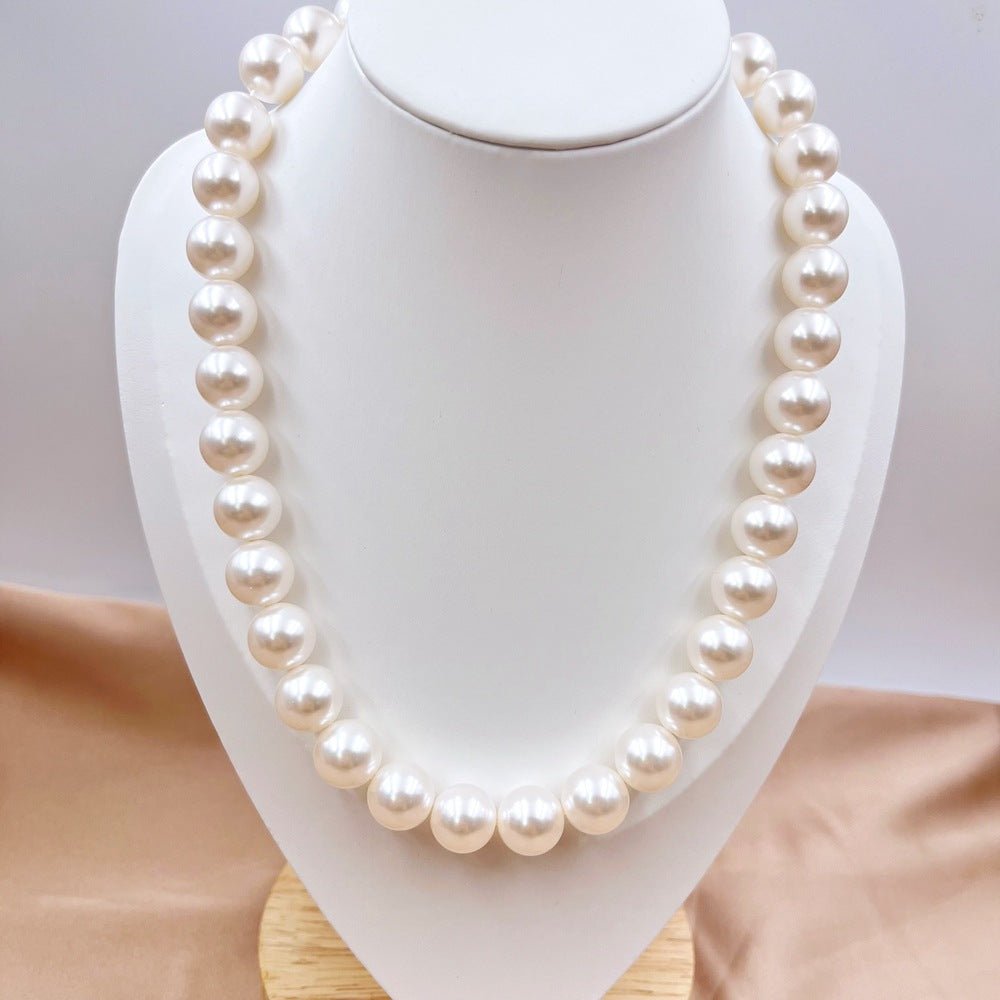 VAKKV Style Vintage Pearl Necklace for Women  Trendy Match Light Luxury Minority High Sense Necklace Autumn and Winter New Style Collarbone Necklace