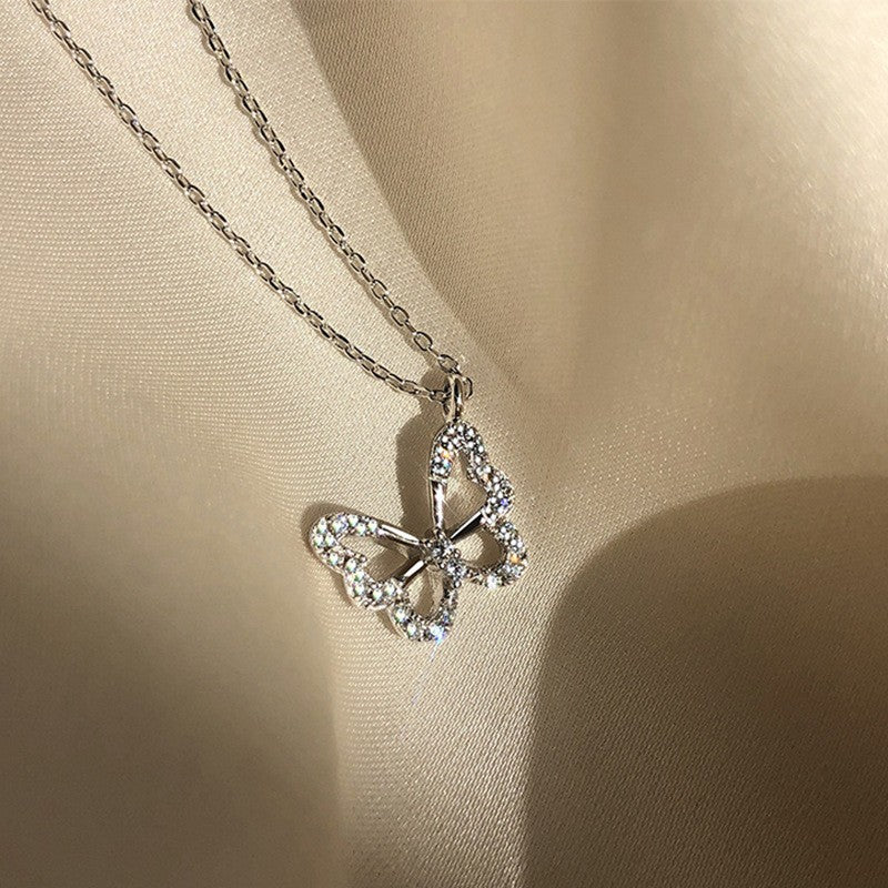 vakkv  HOT and NEW Cross Border Vintage Butterfly Pendant Necklace for Women Graceful Online Influencer Same Style Popular OT Buckle Collarbone Necklace Bracelet Suit