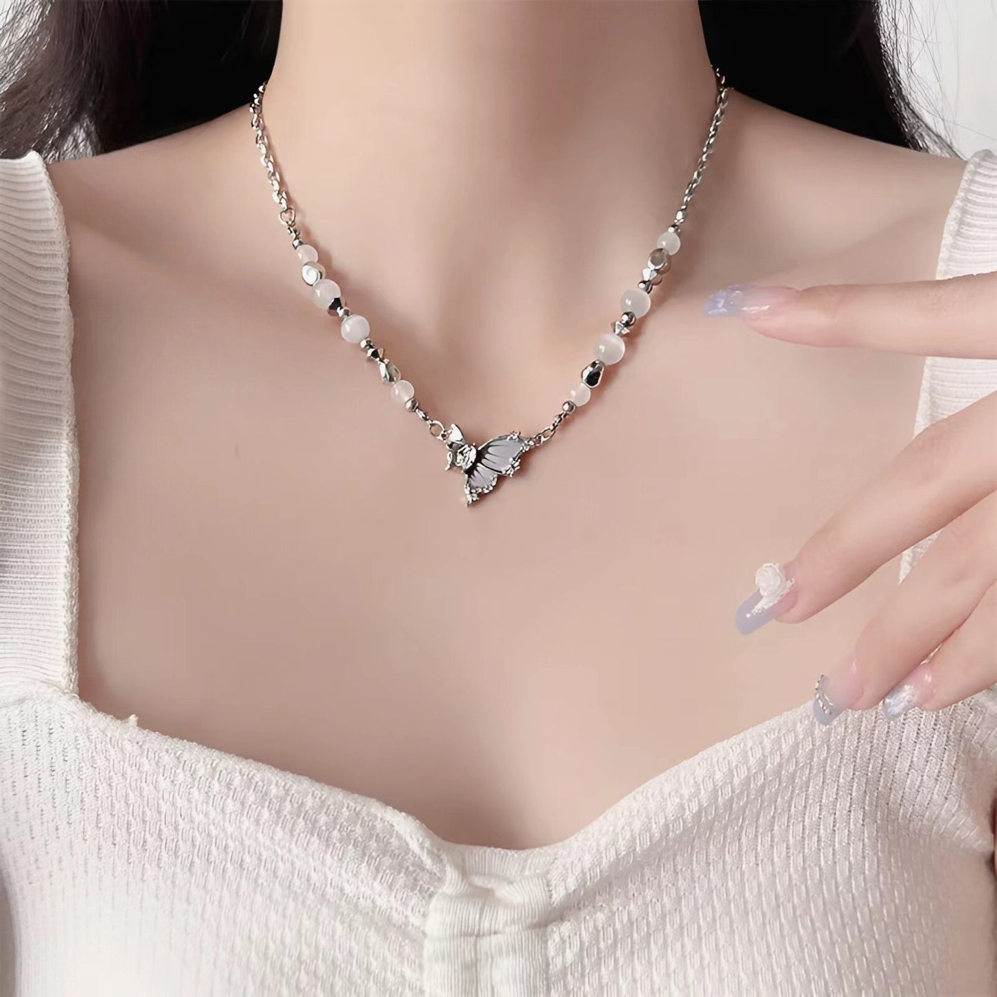 New Cold Style Butterfly Necklace Female Fashion Ins Style Personality All-Match Necklace Niche High-End Clavicle Chain Accessories