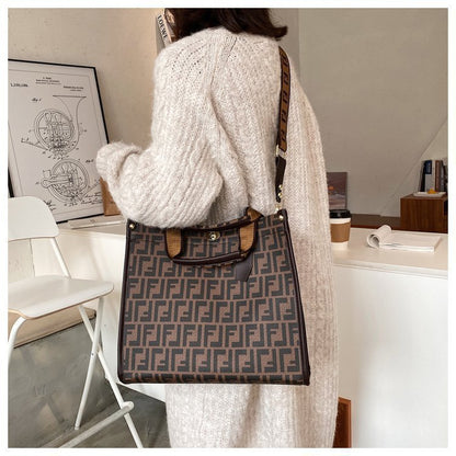 Retro Popular Women's Bags Autumn and Winter New Western Style Large Capacity Totes Bags Shoulder Bag Handbag Cross-Border Supply