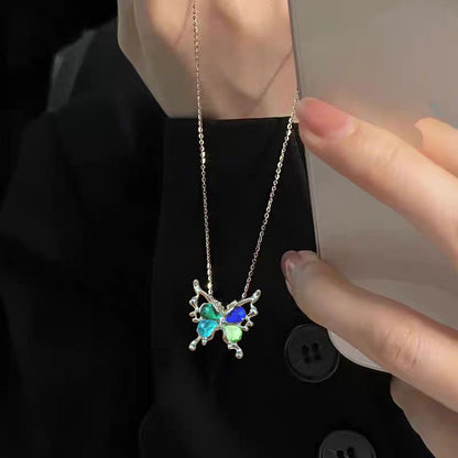 vakkv  HOT and NEW Cross Border Vintage Butterfly Pendant Necklace for Women Graceful Online Influencer Same Style Popular OT Buckle Collarbone Necklace Bracelet Suit