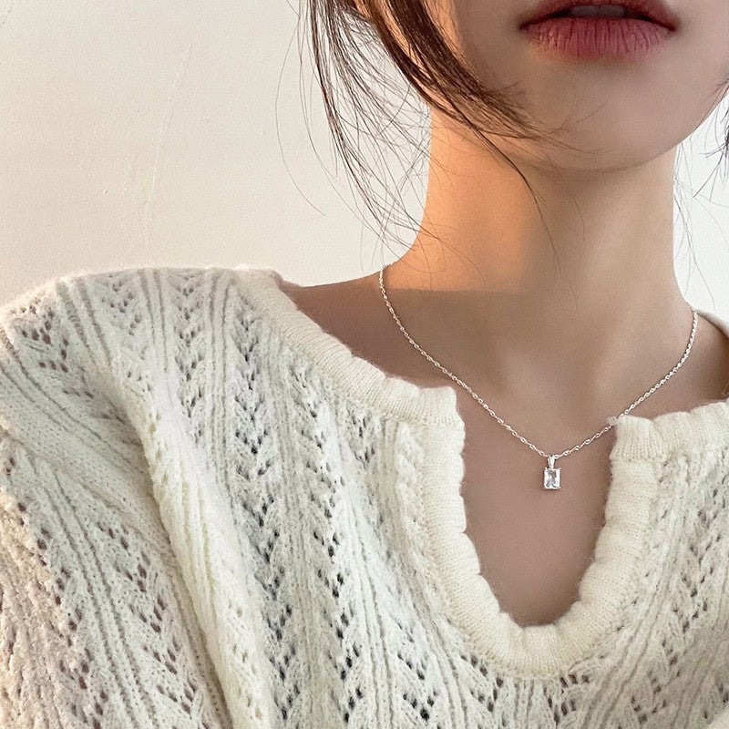 VAKKV Well Content Ball Necklace for Women, Non-Fading Niche High-Grade Sense All-Matching New Product Accessories Summer Clavicle Chain