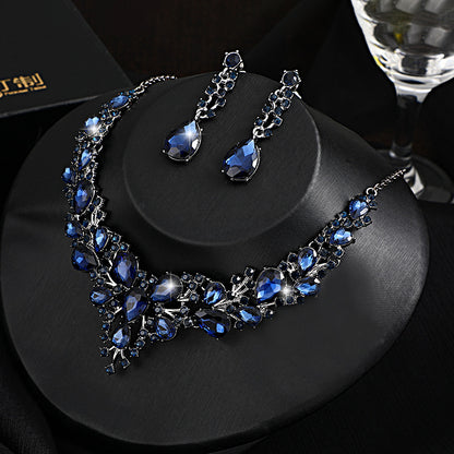 Retro Design HOTan and NEWn Crystal Gem Necklace and Earrings Suite Exquisite Design Fashion Temperament Bride Ornament