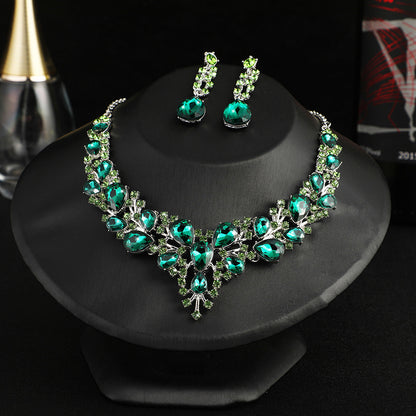 Retro Design HOTan and NEWn Crystal Gem Necklace and Earrings Suite Exquisite Design Fashion Temperament Bride Ornament