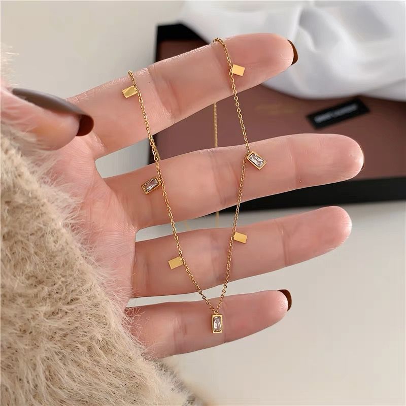 New Crystal Square Necklace Tassel Niche Design Light Luxury Clavicle Chain Ins Style Necklace Accessories