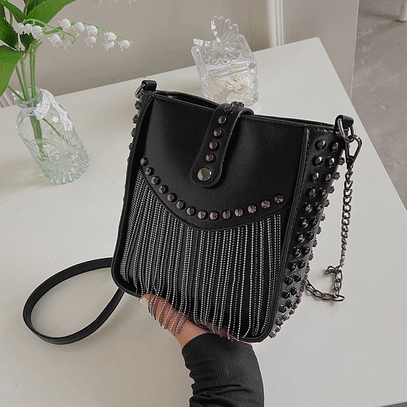 Cross-Border New Arrival Rivet Women's Bag European and American Locomotive Style Tassel Bag Ins Fashion Shoulder Messenger Bag Belt Bag Cell Phone Case