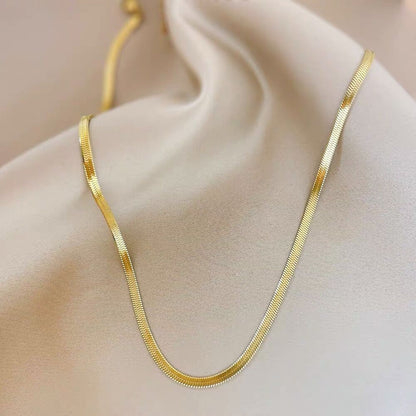 S925 Sterling Silver Flat Snake Bones Chain Ins Cold Style Blade Chain Fashion Necklace Female Choker Clavicle Chain Necklace