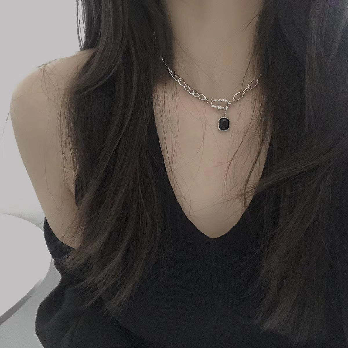 Titanium Steel Zircon Necklace for Women All-Match High-Grade Non-Fading Summer Niche Design Clavicle Chain Sweater Chain Accessories