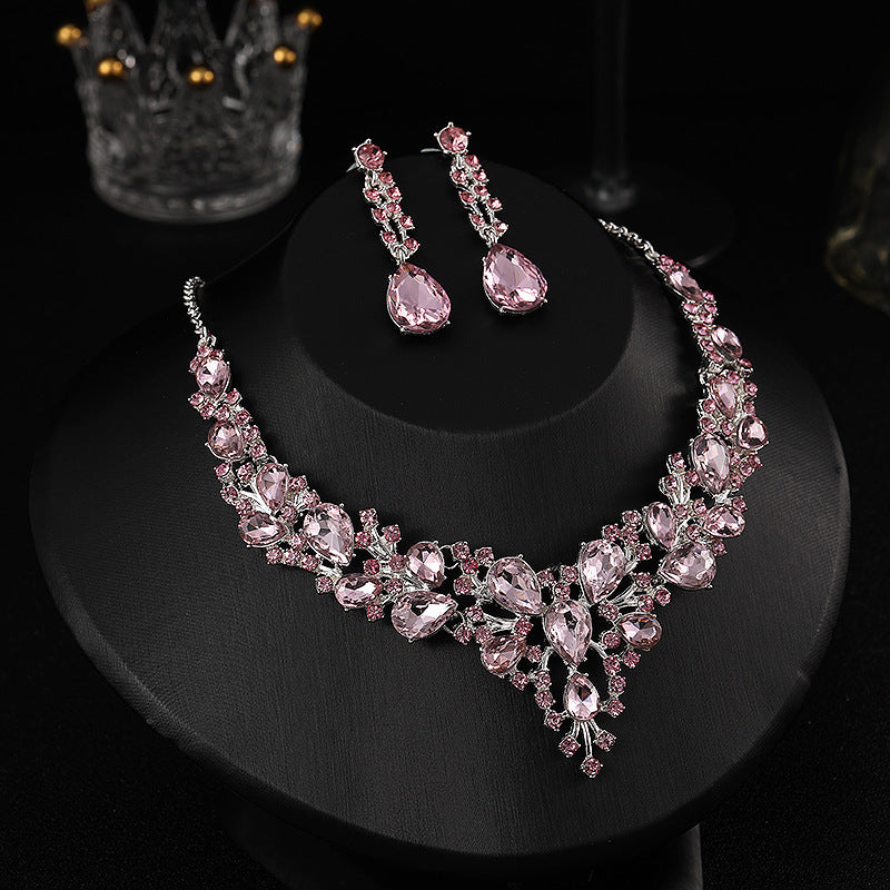 Retro Design HOTan and NEWn Crystal Gem Necklace and Earrings Suite Exquisite Design Fashion Temperament Bride Ornament