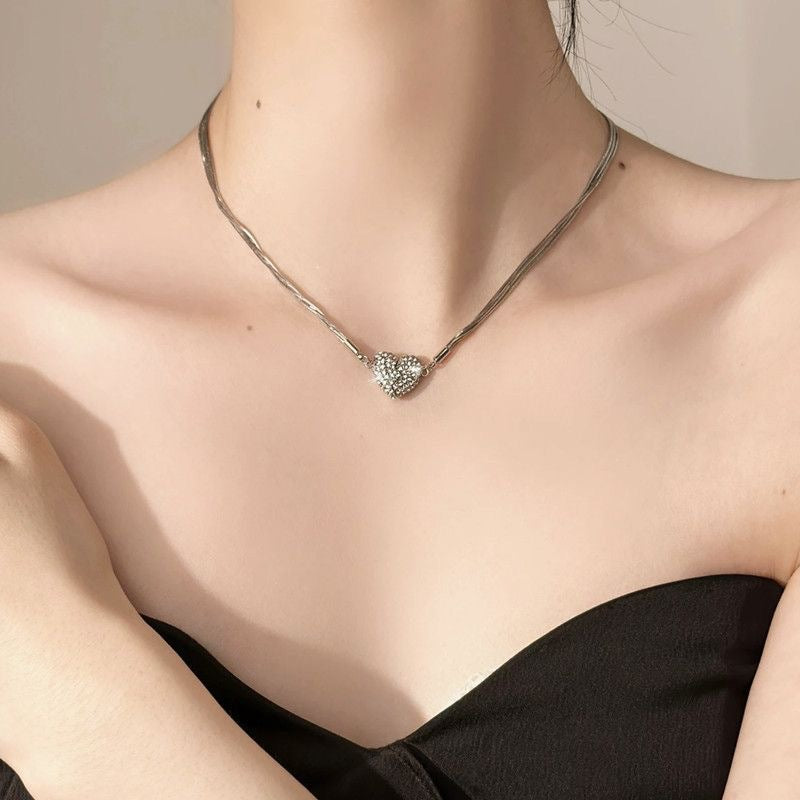 vakkv High-Grade Diamond-Embedded Heart-Shaped Magnetic Heart-Shaped Necklace for Women Niche Design All-Matching Graceful Clavicle Chain Heart-Shaped Necklace