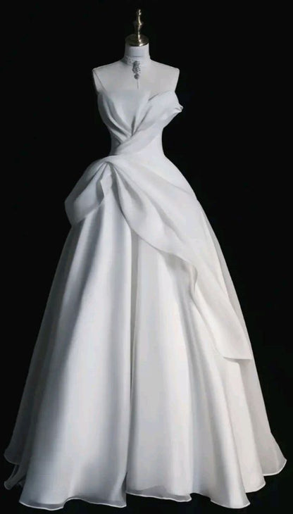 VAKKV Vintage A line Sleeveless Sweetheart Long White Wedding Dresses v1123