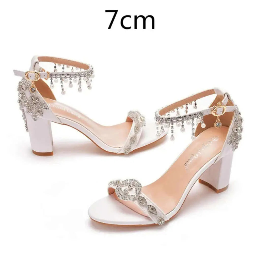 Summer 7Cm Thick Heel Shallow Mouth One Line With Beaded Sandals White Rhinester Tassel Bridal Wedding Shoes Kq8