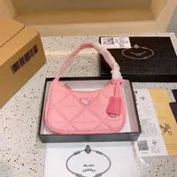 Briefcases Luxury designer handbags large tote bags is made of quality nylon material classic style fashionable single shoulder bag