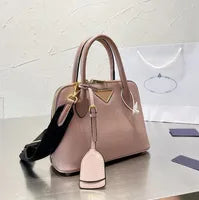 Briefcases Luxury designer handbags large tote bags is made of quality nylon material classic style fashionable single shoulder bag