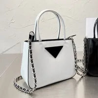 Briefcases Luxury designer handbags large tote bags is made of quality nylon material classic style fashionable single shoulder bag