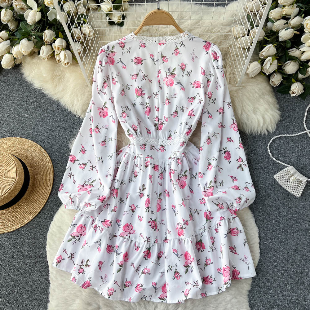 VAKKV White V-neck Floral Long Sleeve Dress P266