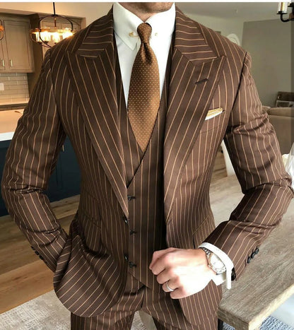 Brown Pinstripe Wedding Tuxedos Two Buttom Peaked Lapel Groom Wear Formal Business Party Prom Best Men Blazer Suit(Jacket+Vest+Pants)