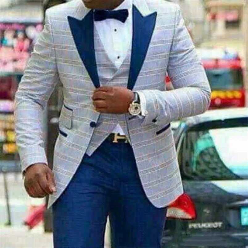 Customize Shawl Lapel Handsome White Groom Tuxedos Groomsmen Man Suit Mens Wedding Suits Bridegroom Jacket Pants Vest Tie 0001